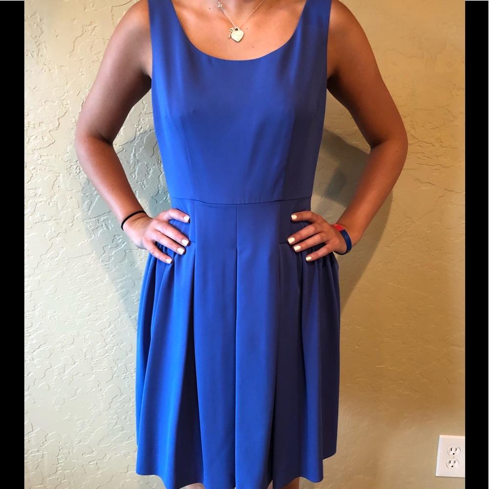 💙EUC Elie Tahari Blue Silk dress